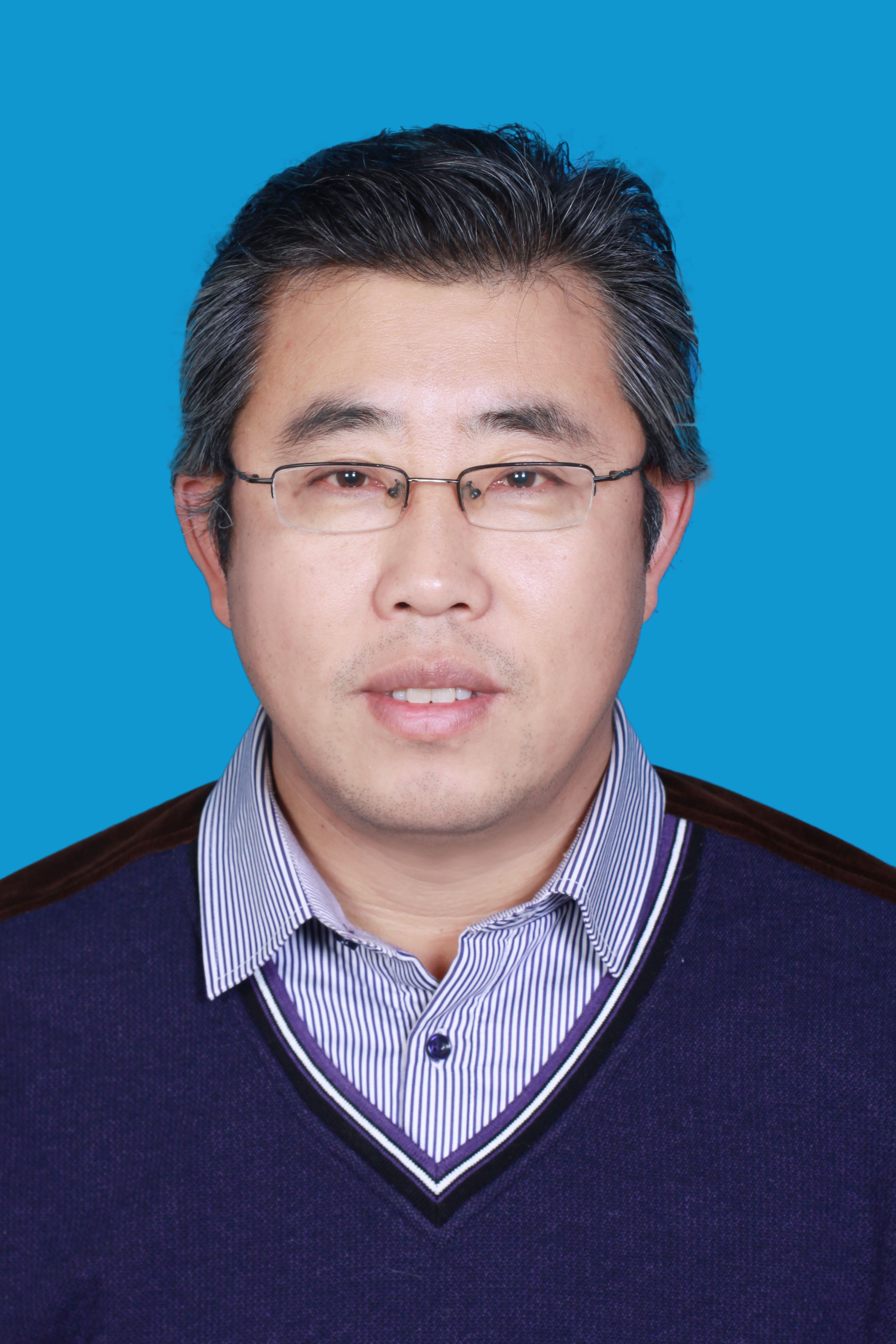 2006年6月于中国药科大学获博士学位,同年8月留校任讲师;2010年5月