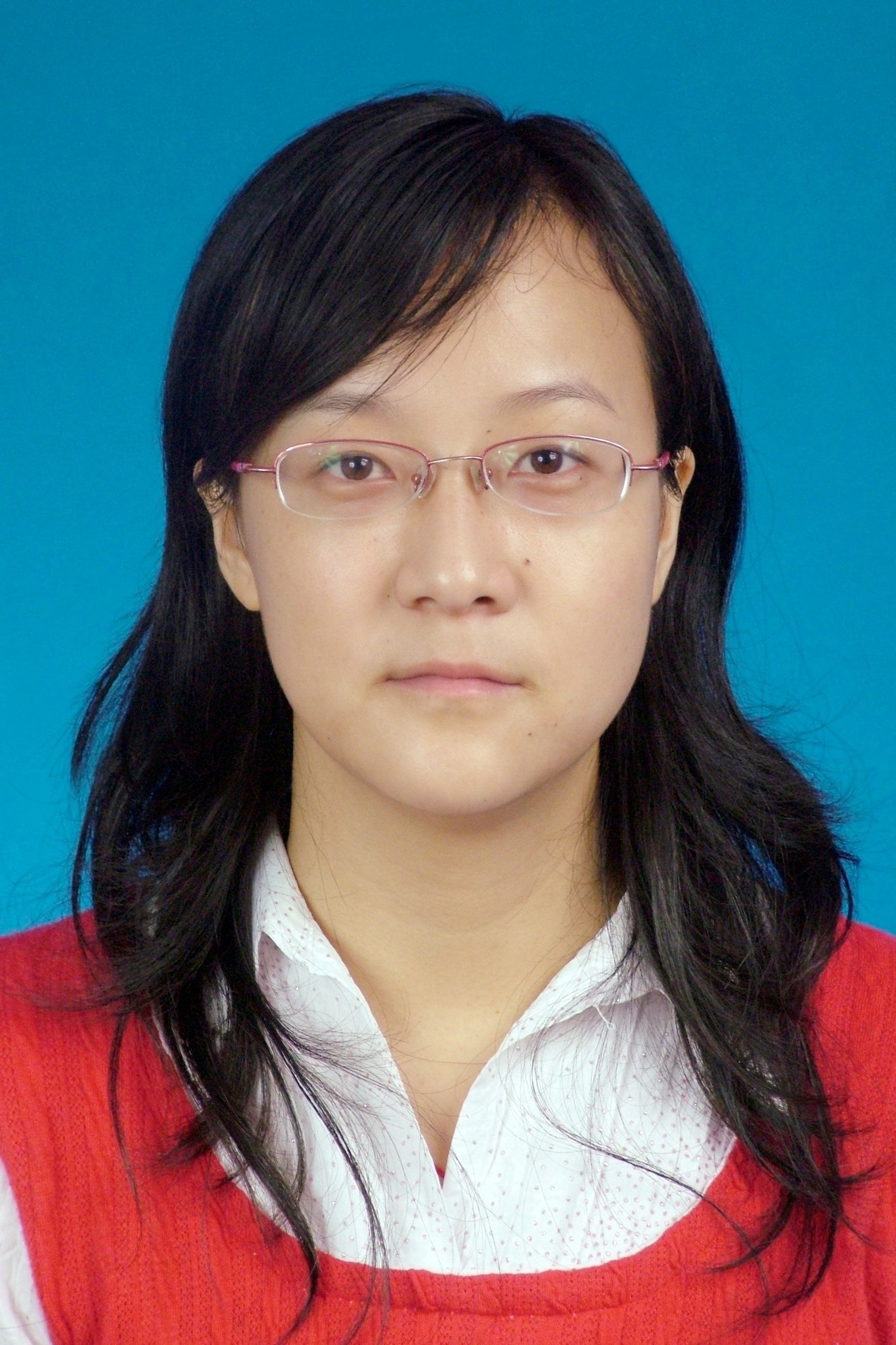 2010年硕士毕业于西南大学,研究生阶段主要从事量子点的合成及其在