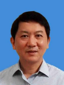    徐云根，药物化学博士，二级教授，博士生导师，江苏省药物设计与成药性优化重点实验室副主任；兼任中国药学会药物化学专业委员会委员，江苏省药学会药物化学专业委员会委员。江苏省“青蓝工程”中青年学术带头人，江苏省第六届十大杰出专利发明人。担任中国药科大学学报、中国药物化学等杂志编委。主要研究方向为靶向和免疫治疗药物的设计合成和成药性研究。主持国家“重大新药创制”科技重大专项2项，国家自然科学基金6项，发表SCI论文150余篇，获得国内外授权发明专利70余件、新药证书十余本，实现新药成果转化4项；获得2022年安徽省科技进步二等奖、2018年江苏省教育教学与研究成果一等奖等。